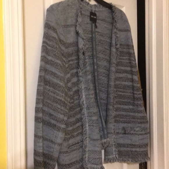 Sweater - Picture 4 of 4